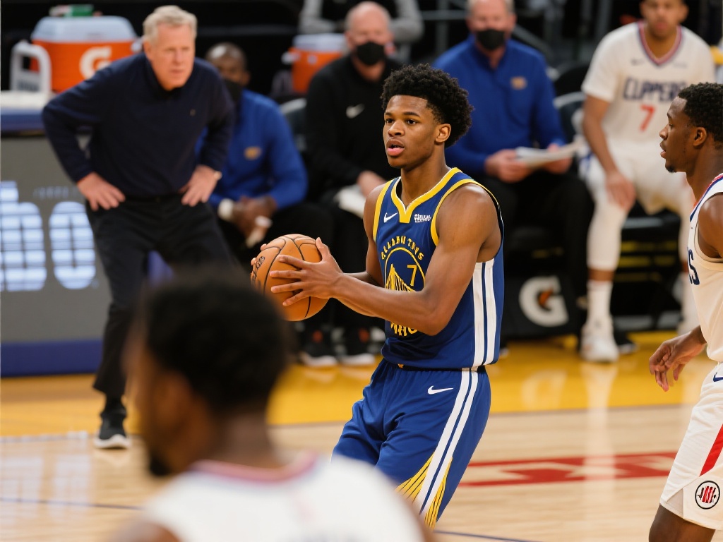 库明加7分钟表现低迷,4投全失无得分,仅贡献1篮板1抢断 库明加作为勇士队近年来重点培养的年轻球员