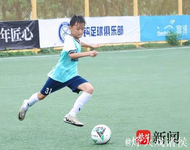 春城实小足球少年主场尽显锋芒! 春城实小足球少年主场尽显锋芒!