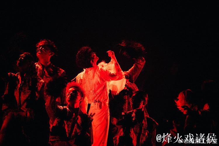 “浪琴香港国际赛,Rain热力献唱点燃全场” “浪琴香港国际赛,Rain热力献唱点燃全场”